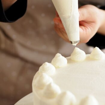 Professional Dairy Creams Cake Decoration - Rich Products UK Retail Bakery